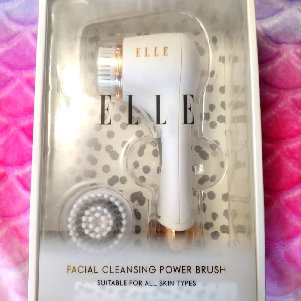 ✨🆕✨ ELLE Facial Cleansing Power Brush
